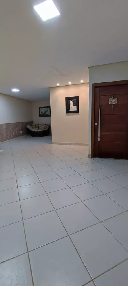 Casa à venda com 3 quartos, 400m² - Foto 3