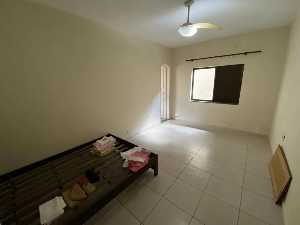 Casa à venda com 4 quartos, 390m² - Foto 1