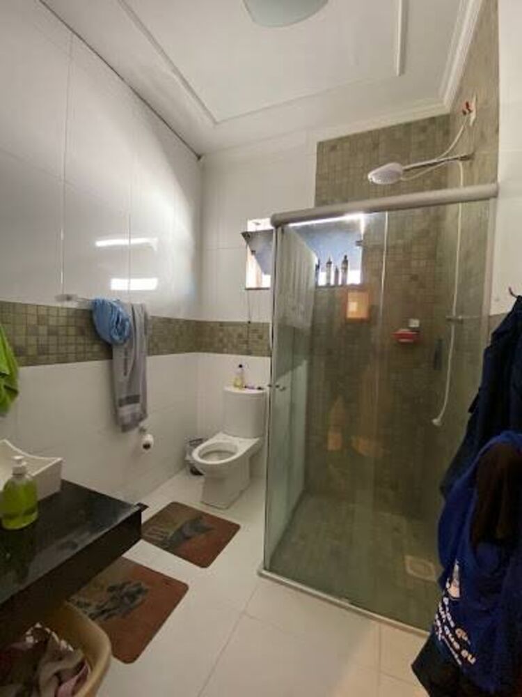 Casa à venda com 6 quartos, 230m² - Foto 3