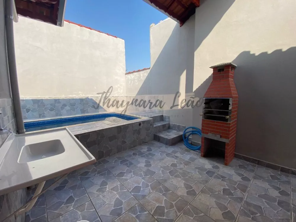 Casa à venda com 2 quartos, 70m² - Foto 1