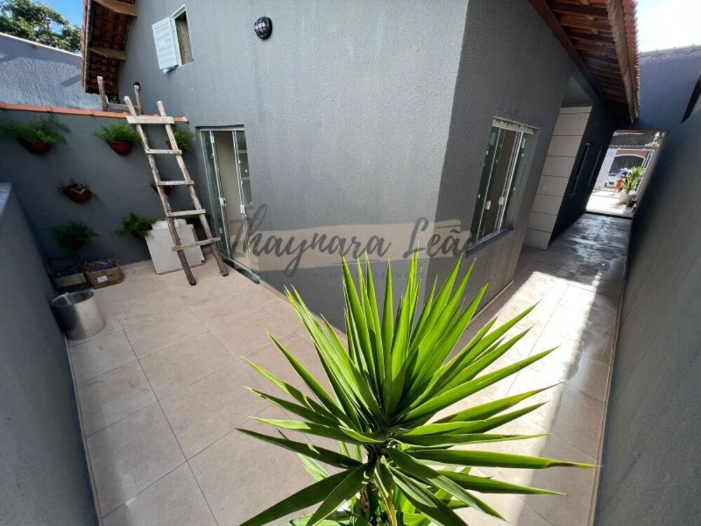 Casa à venda com 2 quartos, 62m² - Foto 2