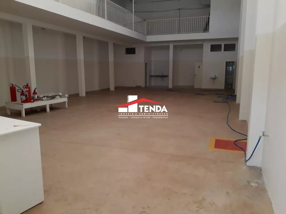 Depósito-Galpão-Armazém à venda e aluguel com 3 quartos, 390m² - Foto 1