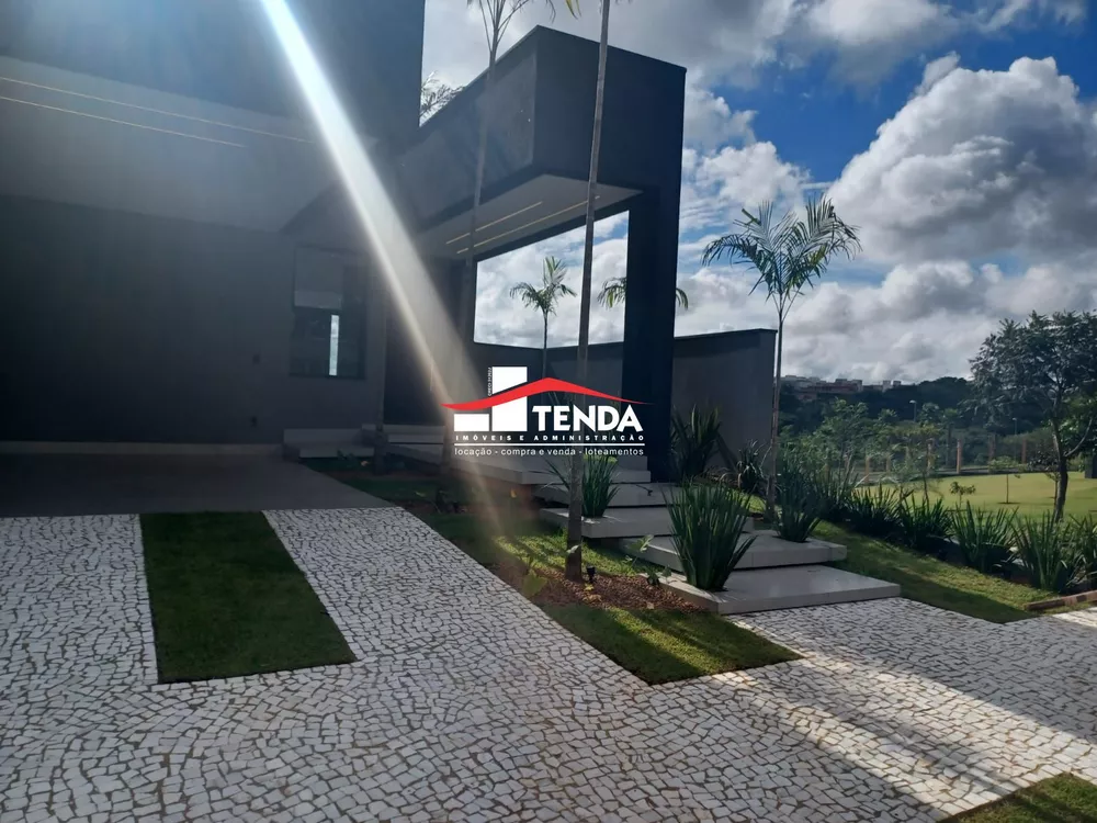 Casa à venda com 4 quartos, 318m² - Foto 2