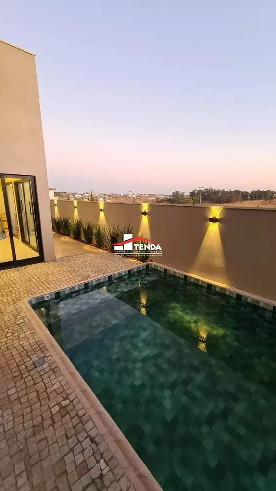 Casa de Condomínio à venda com 3 quartos, 223m² - Foto 2