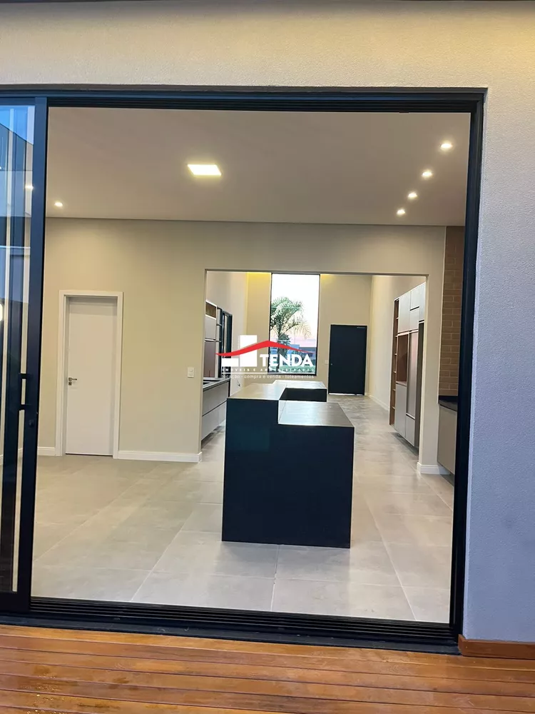 Casa à venda com 3 quartos, 218m² - Foto 3