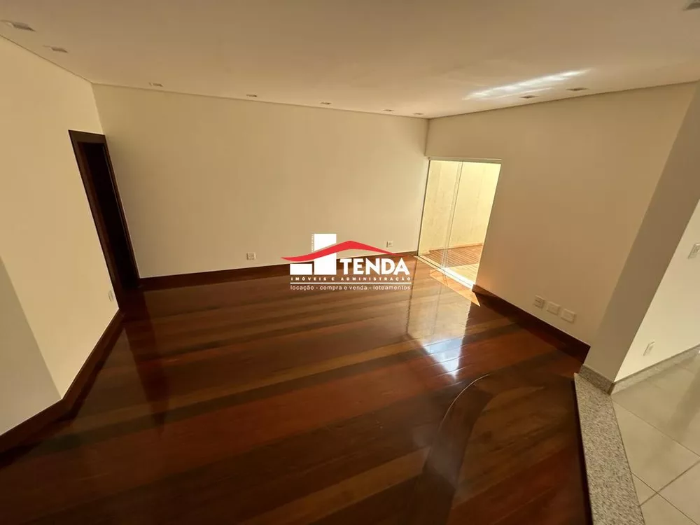 Casa para alugar com 3 quartos, 314m² - Foto 4