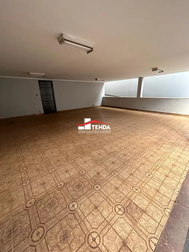 Casa à venda com 3 quartos, 280m² - Foto 2