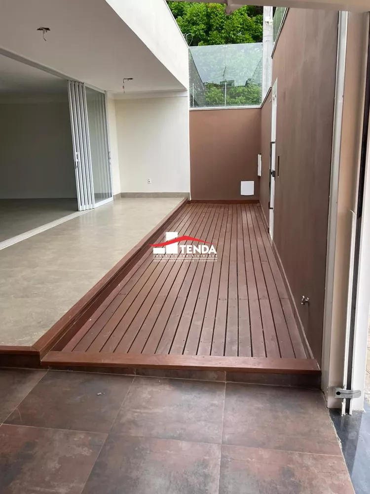 Casa à venda com 3 quartos, 212m² - Foto 3