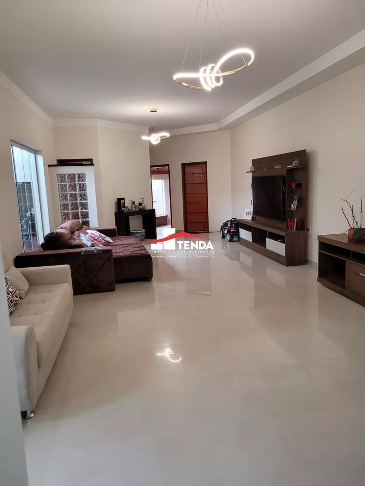 Casa à venda com 3 quartos, 245m² - Foto 3