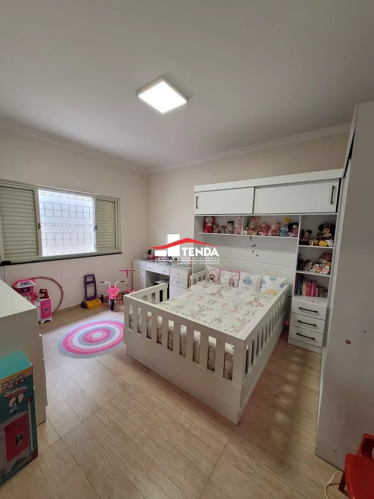 Casa, 3 quartos, 245 m² - Foto 9