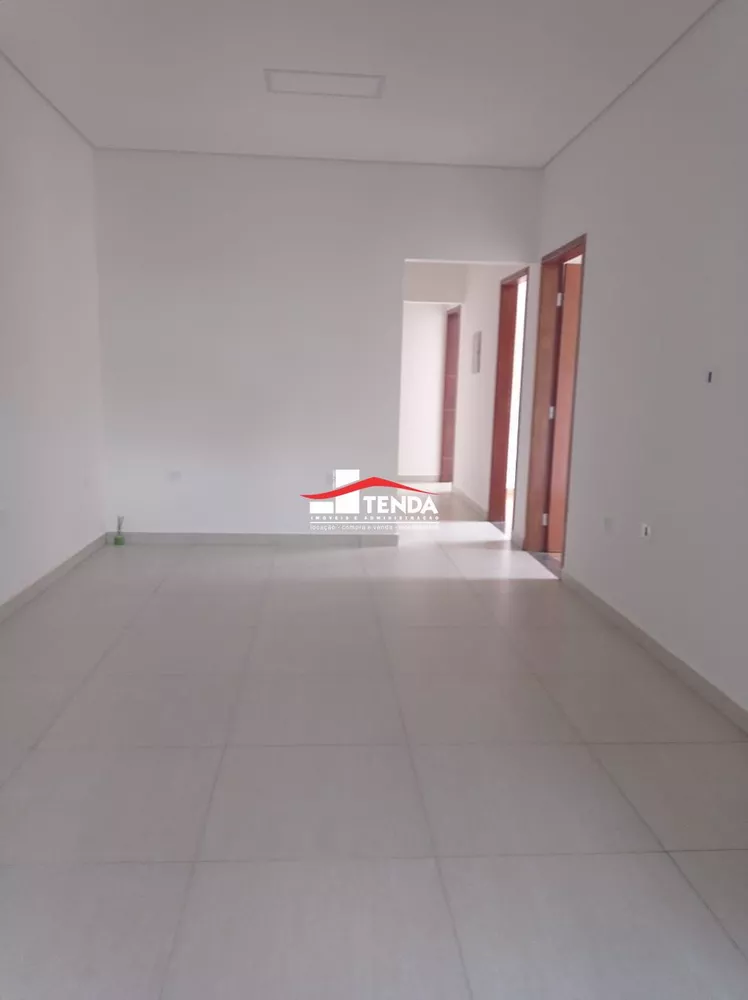 Casa à venda com 3 quartos, 210m² - Foto 1