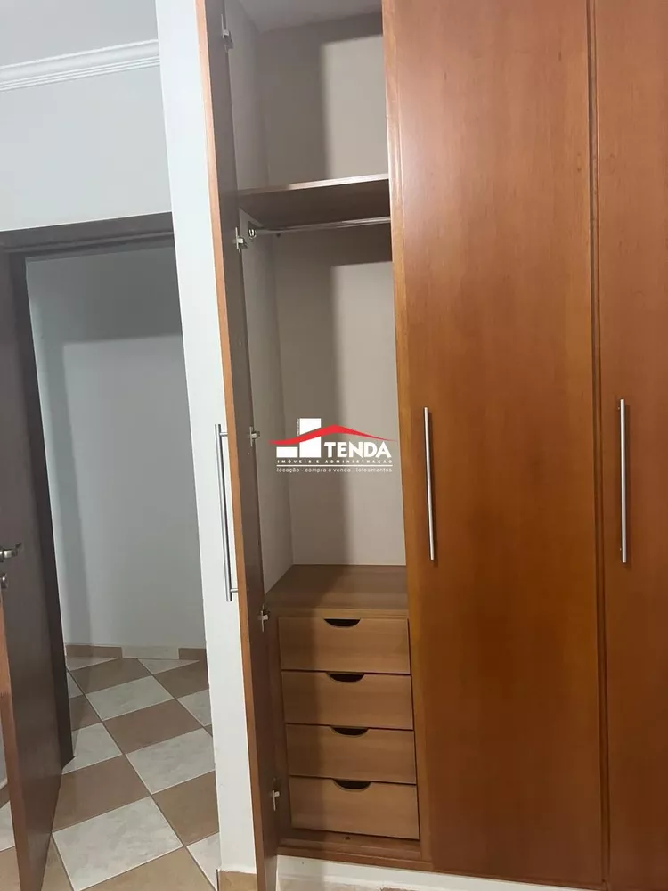 Apartamento para alugar com 3 quartos, 199m² - Foto 12