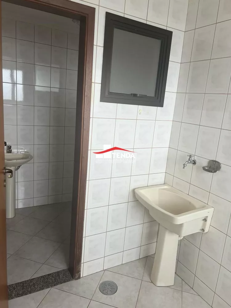 Apartamento para alugar com 3 quartos, 199m² - Foto 9