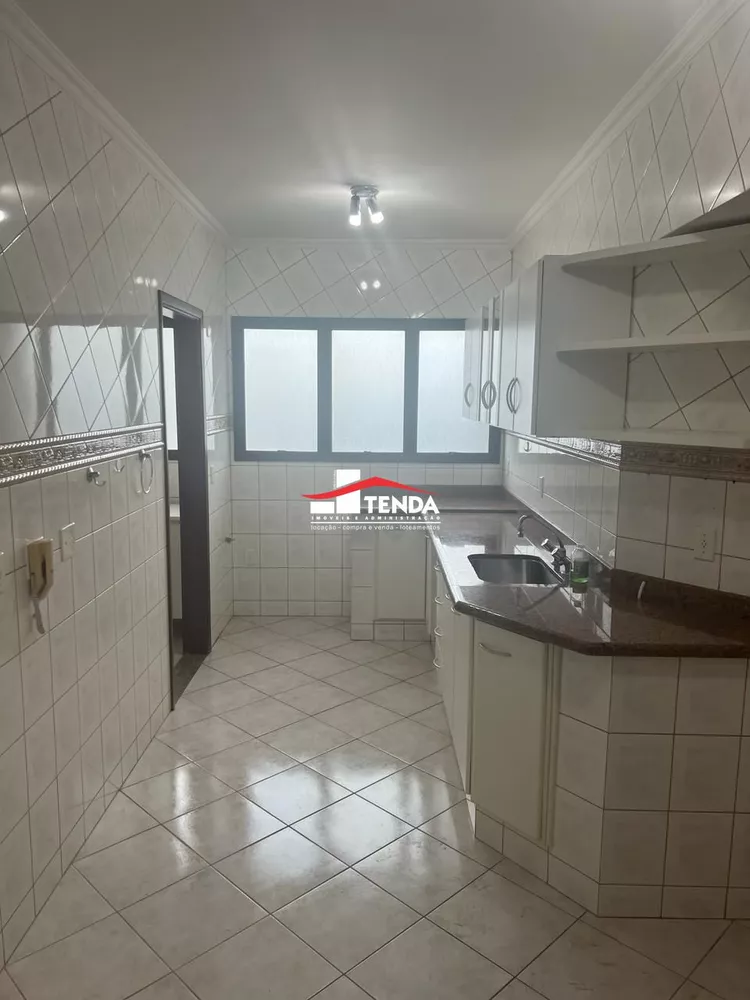 Apartamento para alugar com 3 quartos, 199m² - Foto 6