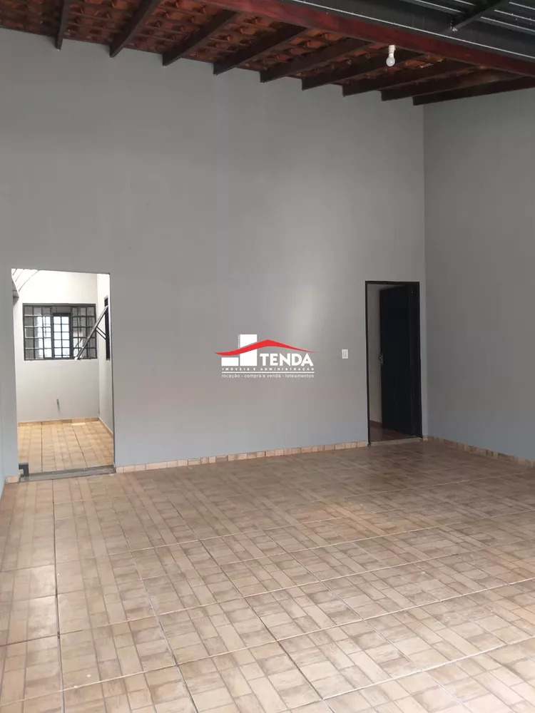 Casa à venda com 2 quartos, 70m² - Foto 1