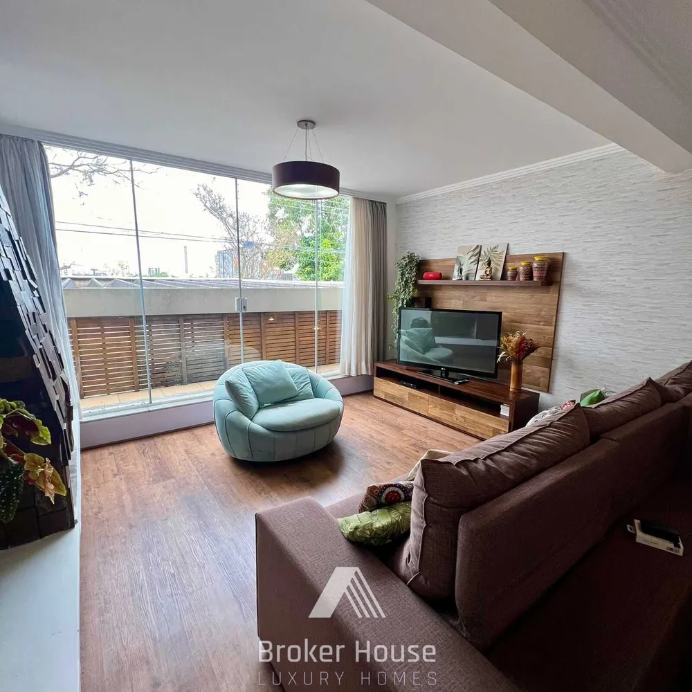 Casa, 4 quartos, 121 m² - Foto 1