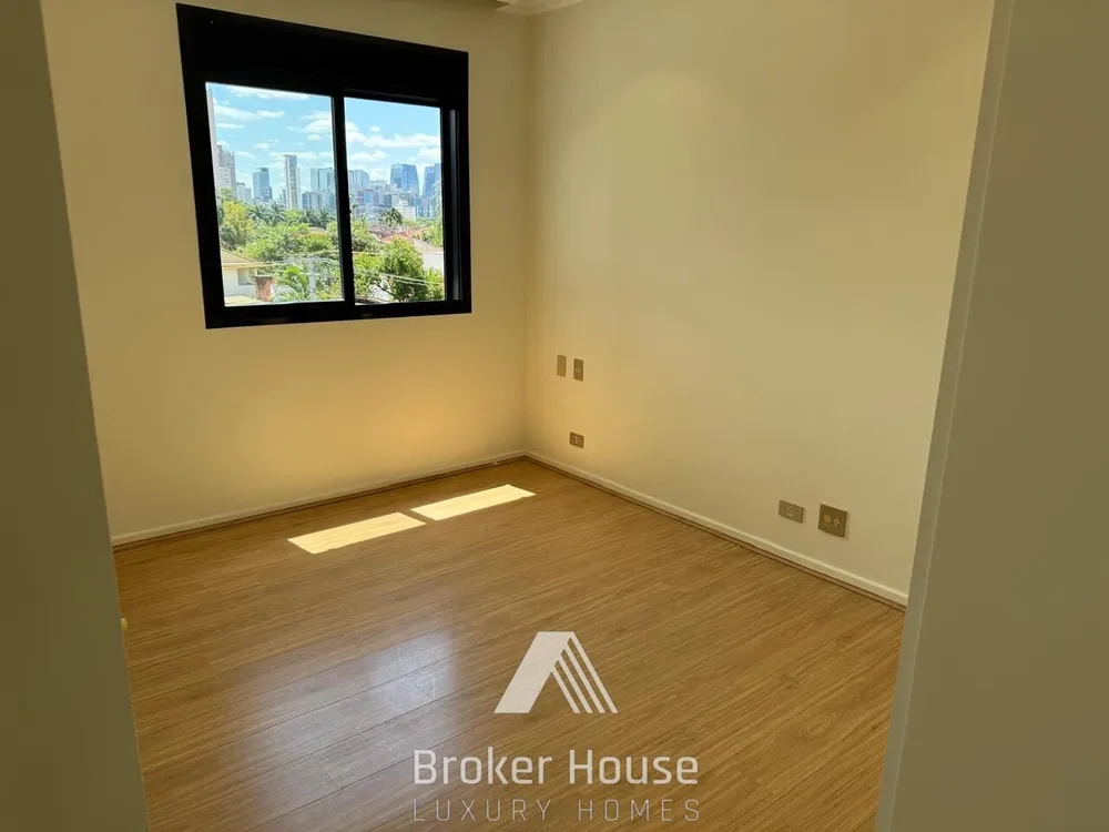 Apartamento, 3 quartos, 216 m² - Foto 2
