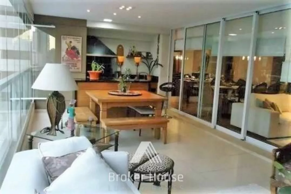 Apartamento à venda com 3 quartos, 222m² - Foto 1