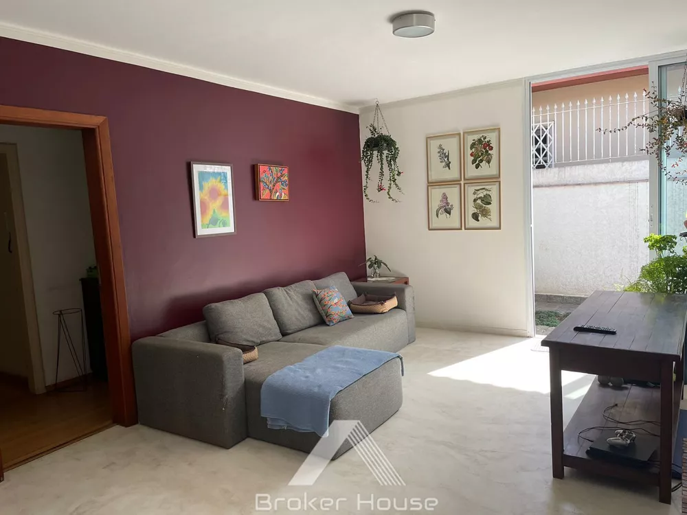 Casa à venda com 5 quartos, 151m² - Foto 2