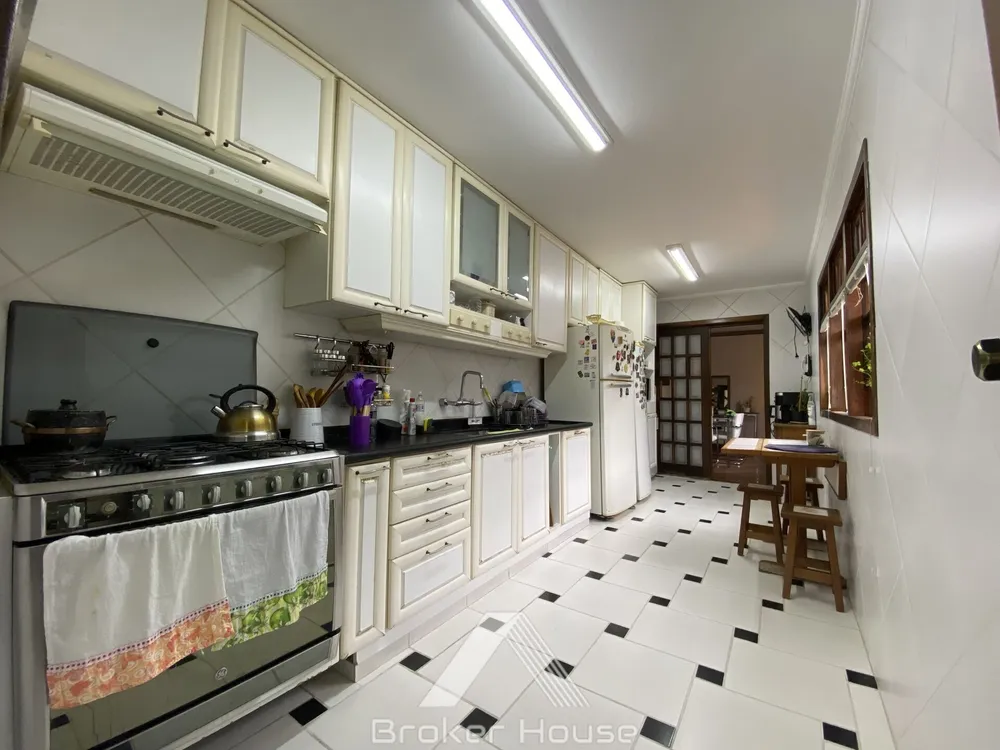 Casa, 3 quartos, 252 m² - Foto 2