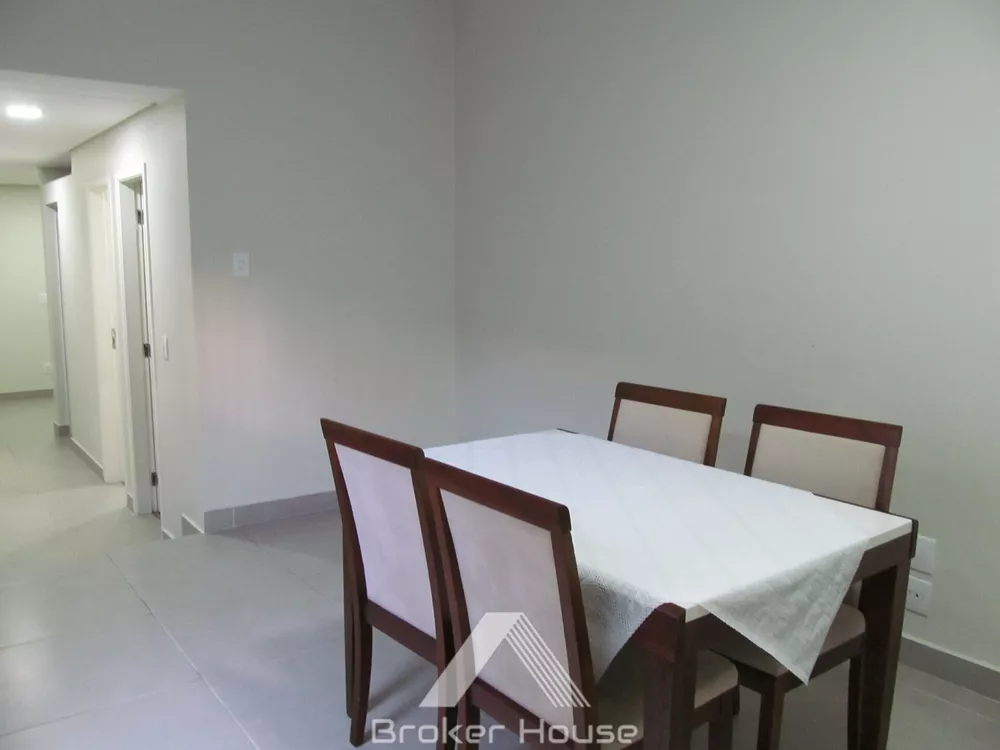 Casa à venda com 3 quartos, 210m² - Foto 3