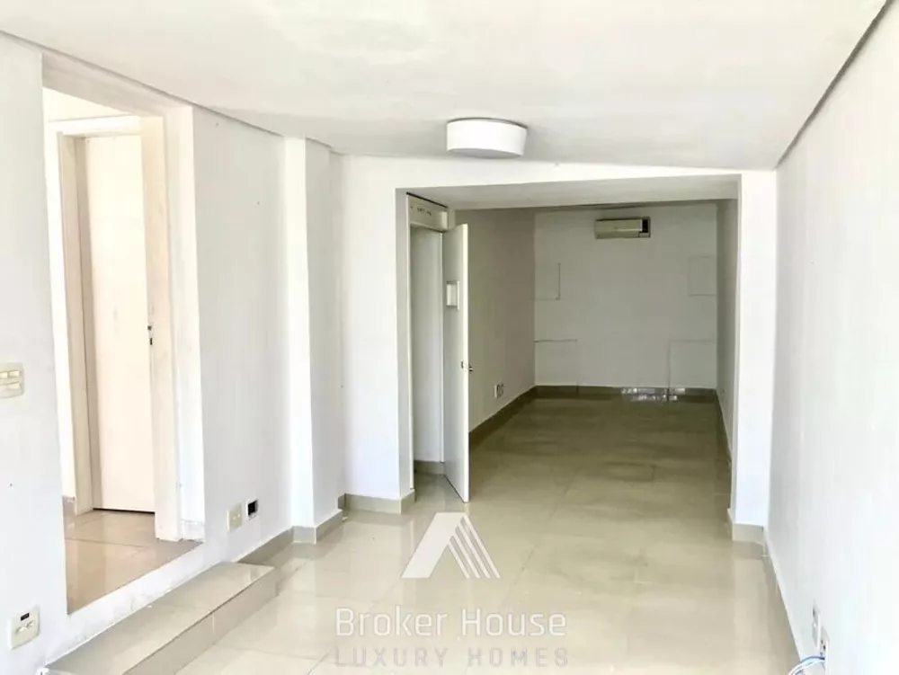 Casa à venda com 9 quartos, 244m² - Foto 3