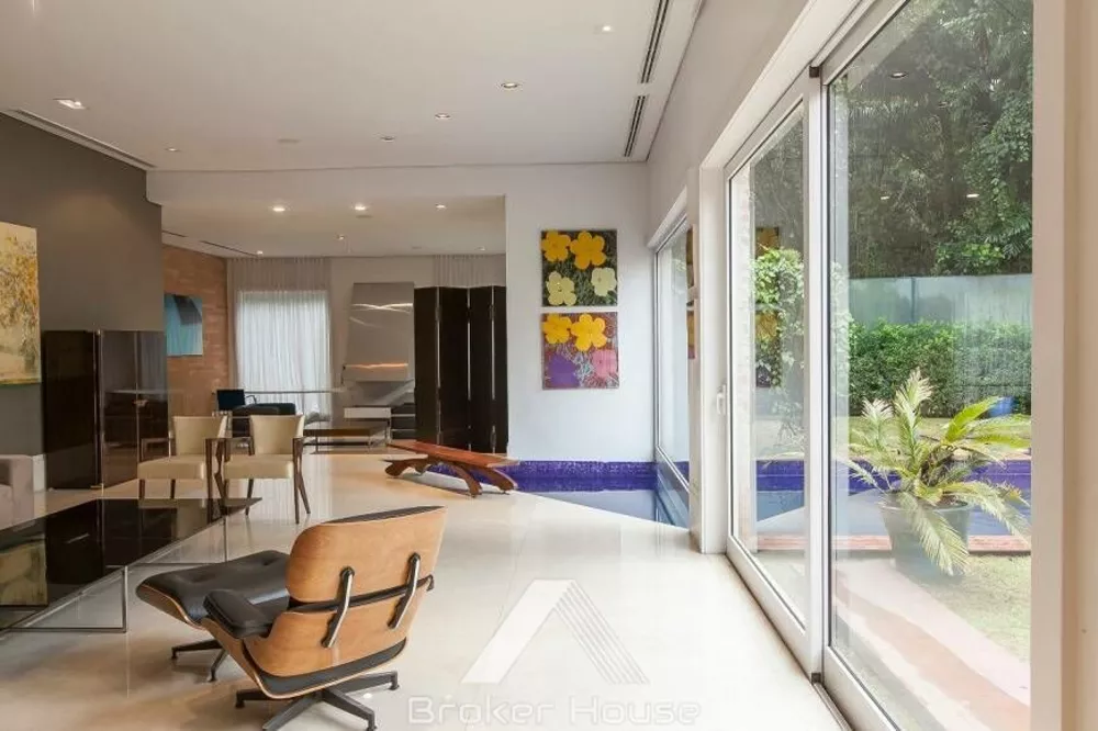 Casa à venda com 5 quartos, 1000m² - Foto 15