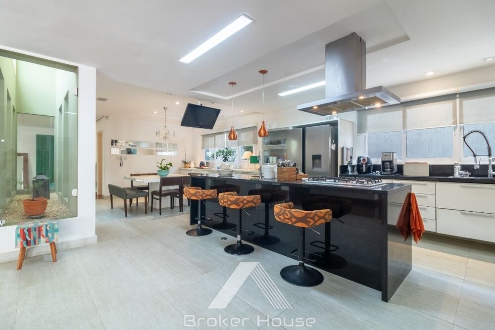 Casa, 4 quartos, 528 m² - Foto 1