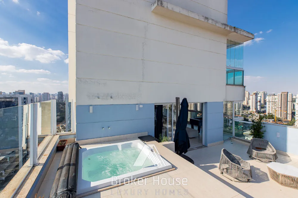 Cobertura, 3 quartos, 227 m² - Foto 1
