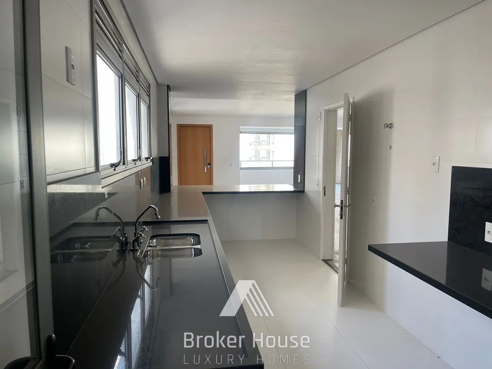 Apartamento, 3 quartos, 187 m² - Foto 2