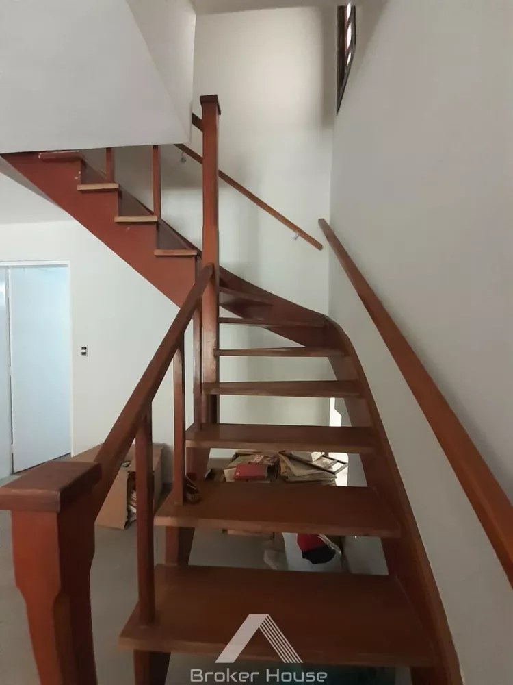 Casa à venda com 2 quartos, 110m² - Foto 4