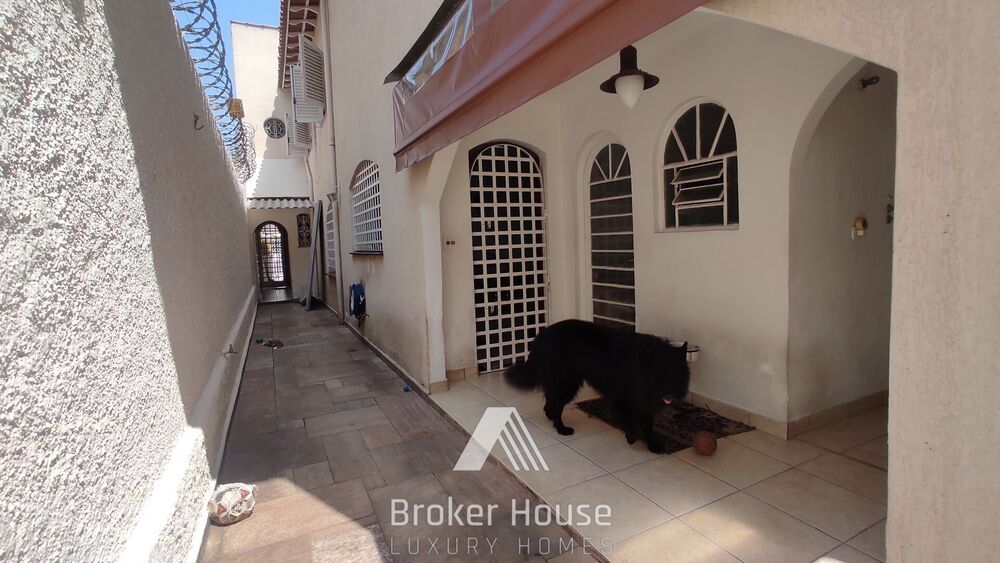 Casa, 4 quartos, 225 m² - Foto 2