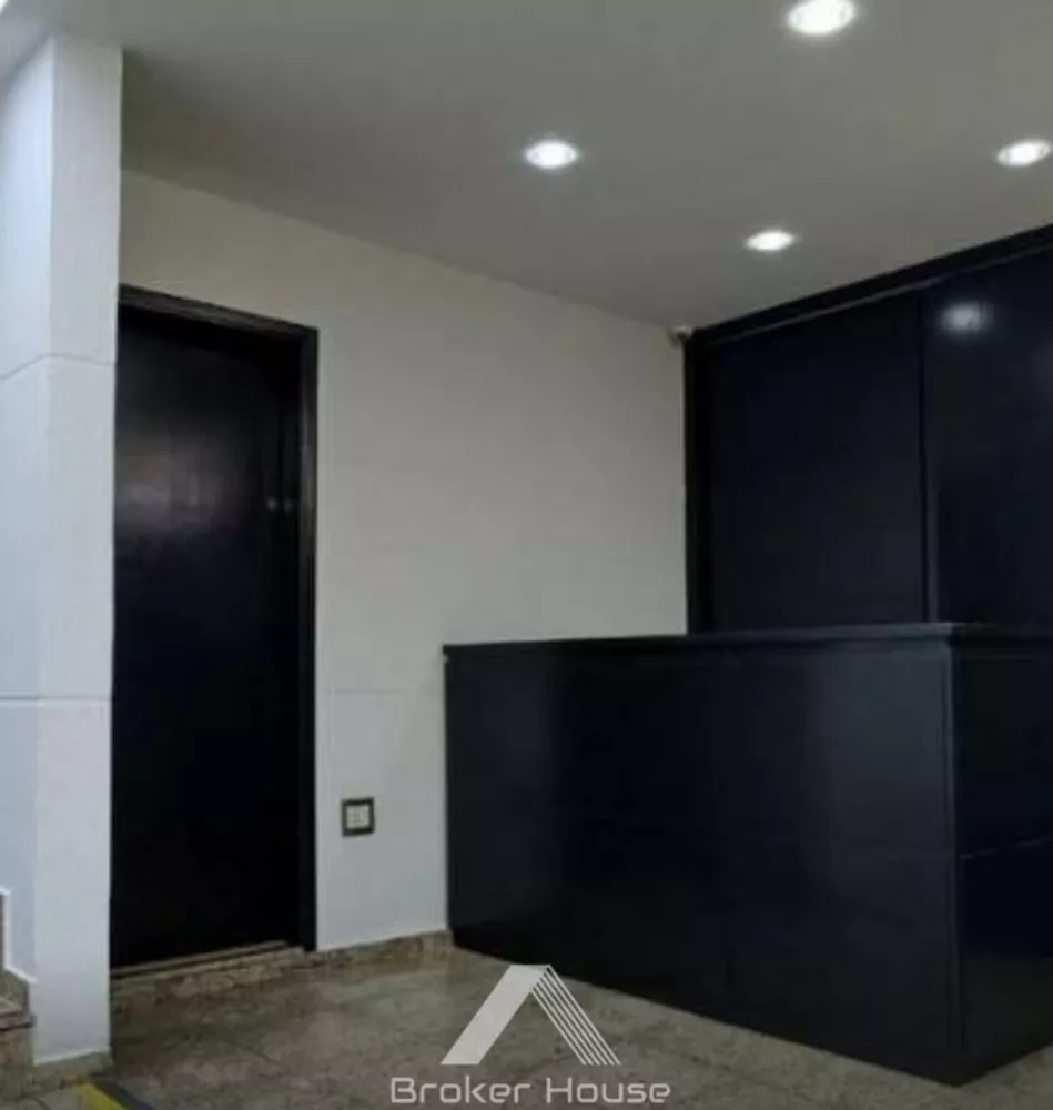 Casa à venda com 6 quartos, 500m² - Foto 4