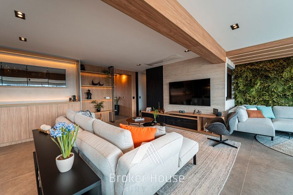 Apartamento, 3 quartos, 179 m² - Foto 1