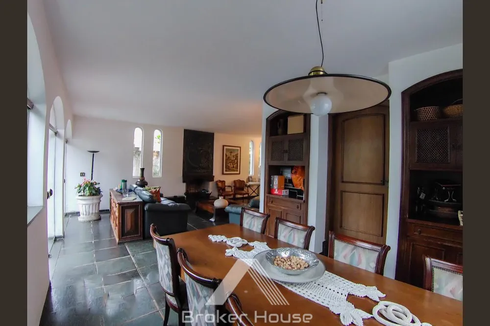 Casa, 4 quartos, 290 m² - Foto 1