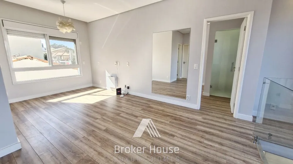 Casa, 3 quartos, 278 m² - Foto 1