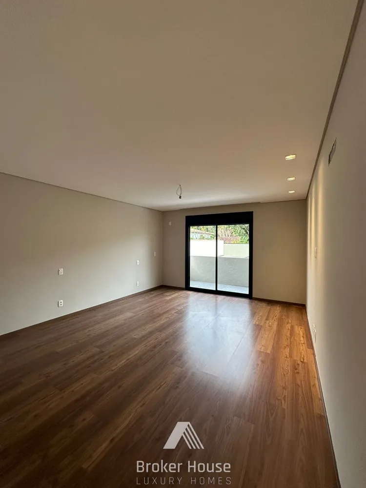 Casa, 4 quartos, 350 m² - Foto 1