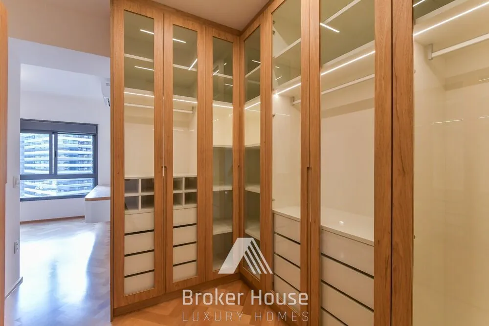 Apartamento, 3 quartos, 196 m² - Foto 1