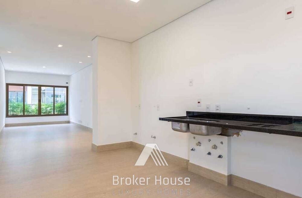 Casa de Condomínio à venda com 4 quartos, 337m² - Foto 3