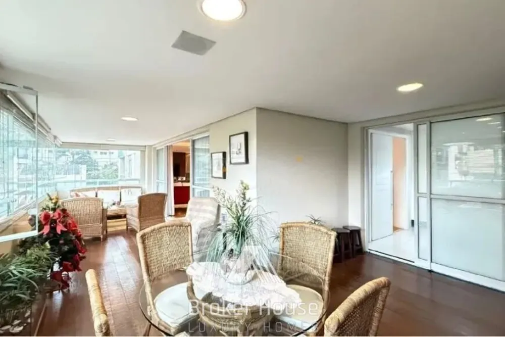Apartamento, 3 quartos, 206 m² - Foto 2