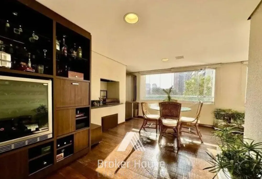 Apartamento, 3 quartos, 206 m² - Foto 1