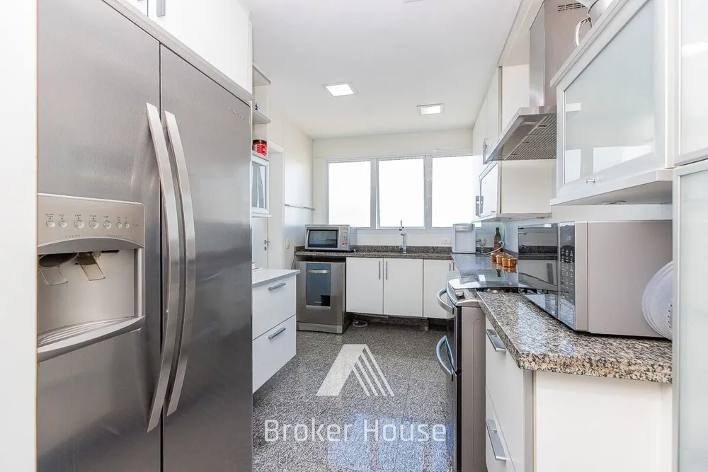 Apartamento, 3 quartos, 251 m² - Foto 2