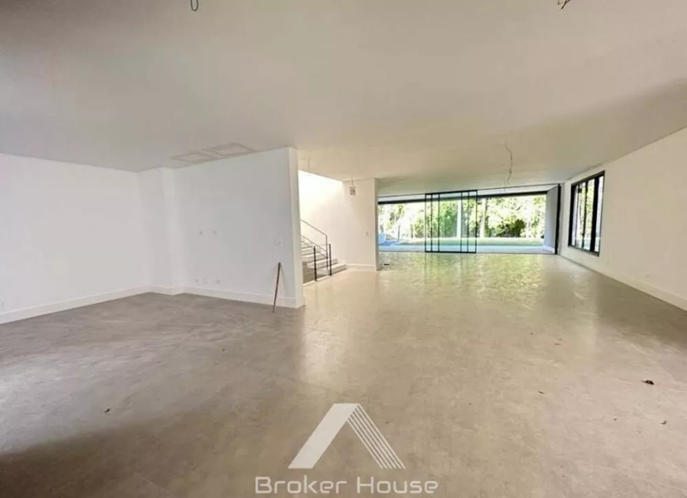 Casa de Condomínio à venda com 4 quartos, 838m² - Foto 1