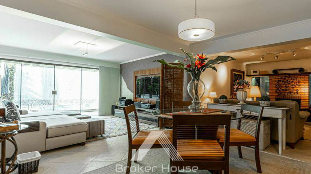 Casa, 3 quartos, 250 m² - Foto 1