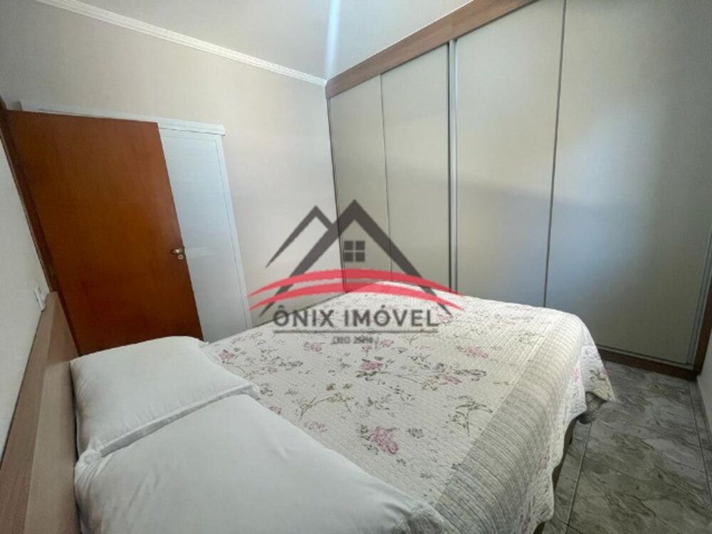 Casa à venda com 4 quartos, 300m² - Foto 12