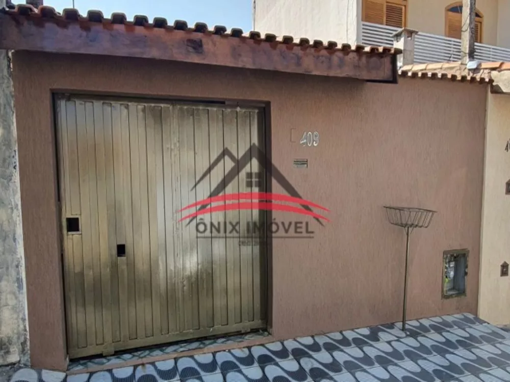 Casa à venda com 3 quartos, 100m² - Foto 1