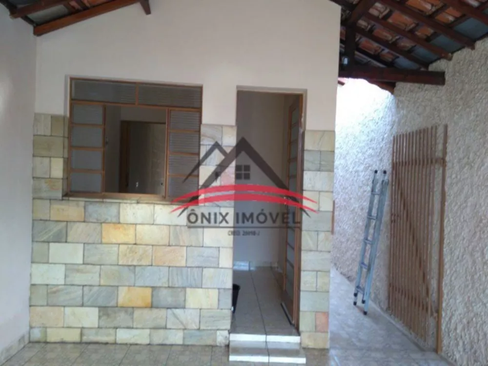 Casa à venda com 2 quartos, 125m² - Foto 3