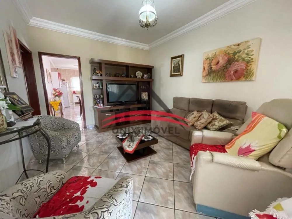 Casa de Condomínio à venda com 3 quartos, 250m² - Foto 4