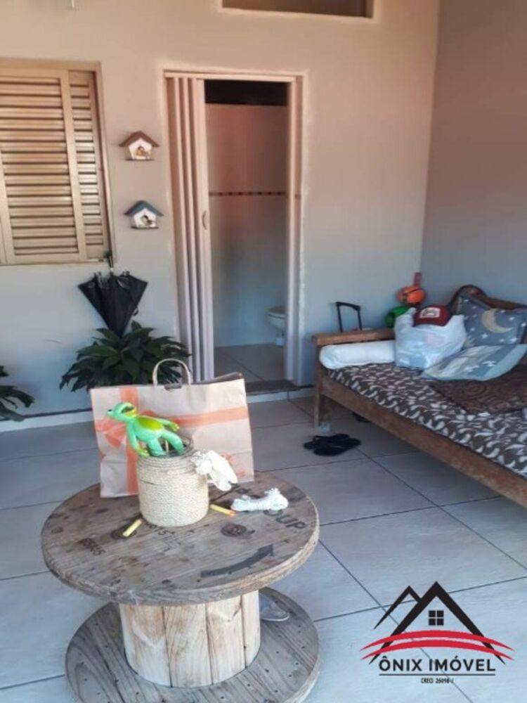 Sobrado, 3 quartos, 379 m² - Foto 1