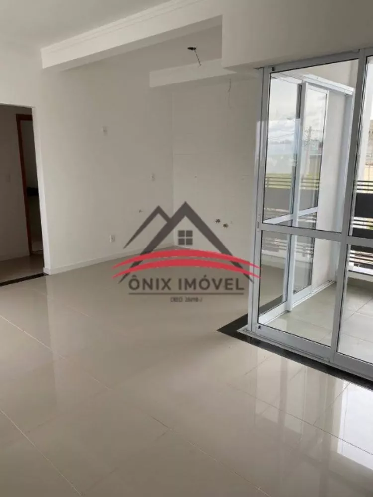 Apartamento à venda com 2 quartos, 104m² - Foto 3